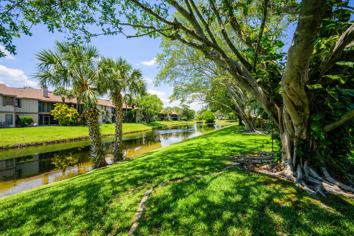 708 Harbour Pointe Way Greenacres, FL 33413 - Photo 35 of 45 708 Harbour Pointe Way-large-032-076-DSC