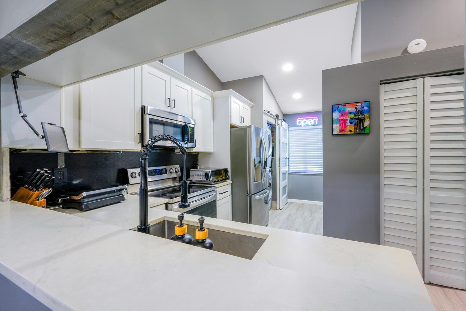 708 Harbour Pointe Way Greenacres, FL 33413 - Photo 8 of 45 708 Harbour Pointe Way-large-005-045-DSC