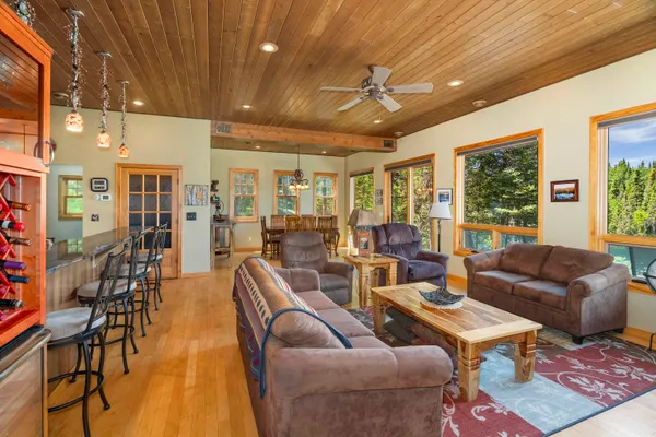 $1,399,000 | 185 Sag Lake Trail, Grand Marais, MN 55604