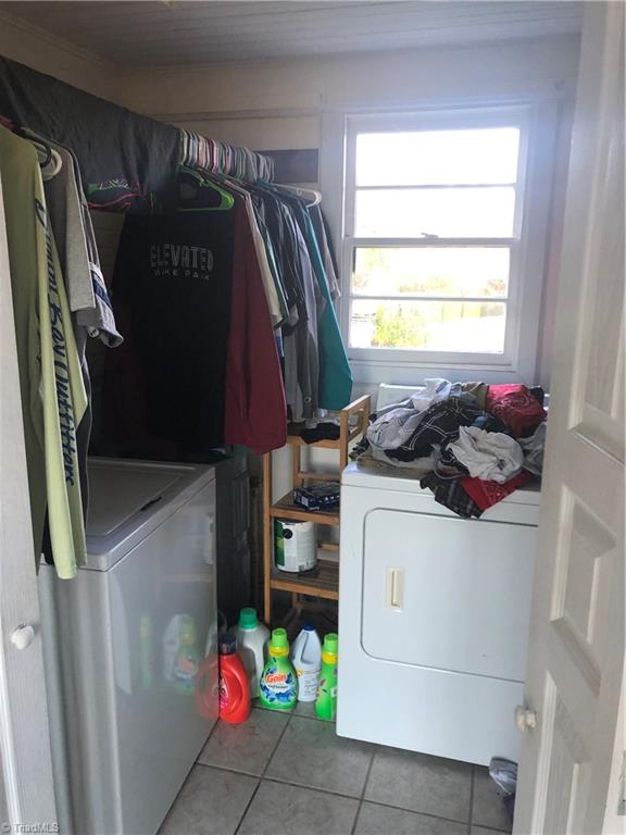944 Tyro Road Lexington, NC 27295 - Photo 12 of 15 Laundry