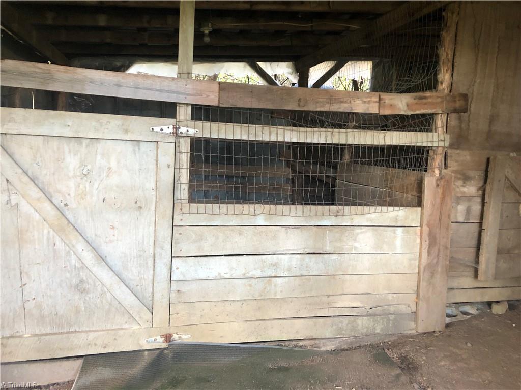 944 Tyro Road Lexington, NC 27295 - Photo 13 of 15 Barn 1