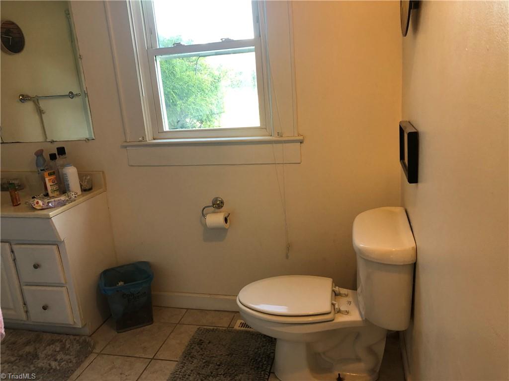 944 Tyro Road Lexington, NC 27295 - Photo 10 of 15 Bath 1