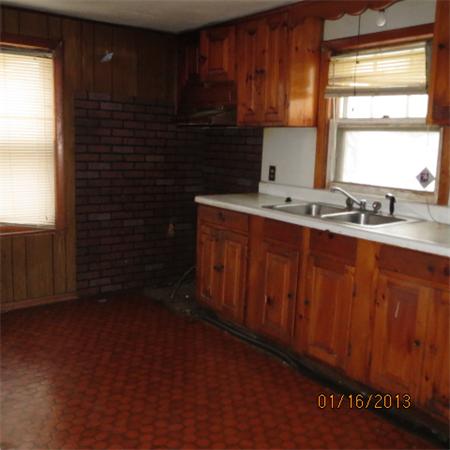 21 Sycamore Street Springfield, MA 01109 - Photo 3 of 9 Gallery Image 3