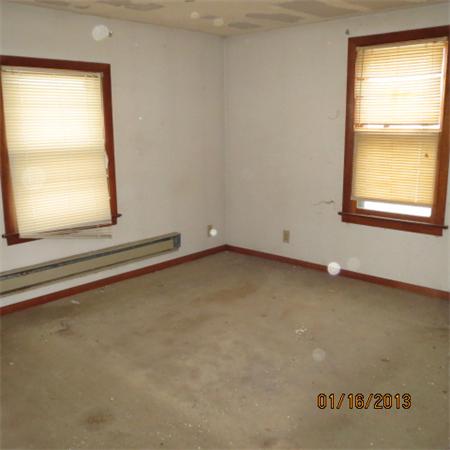 21 Sycamore Street Springfield, MA 01109 - Photo 5 of 9 Gallery Image 5