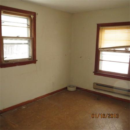 21 Sycamore Street Springfield, MA 01109 - Photo 6 of 9 Gallery Image 6