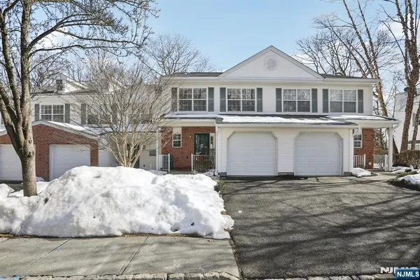 $435,000 | 9 Maple Lane, Mount Arlington, NJ 07856
