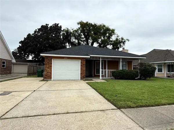 $1,658 | 2001 Van Arpel Drive, Laplace, LA 70068
