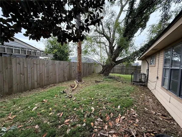 $1,658 | 2001 Van Arpel Drive, Laplace, LA 70068