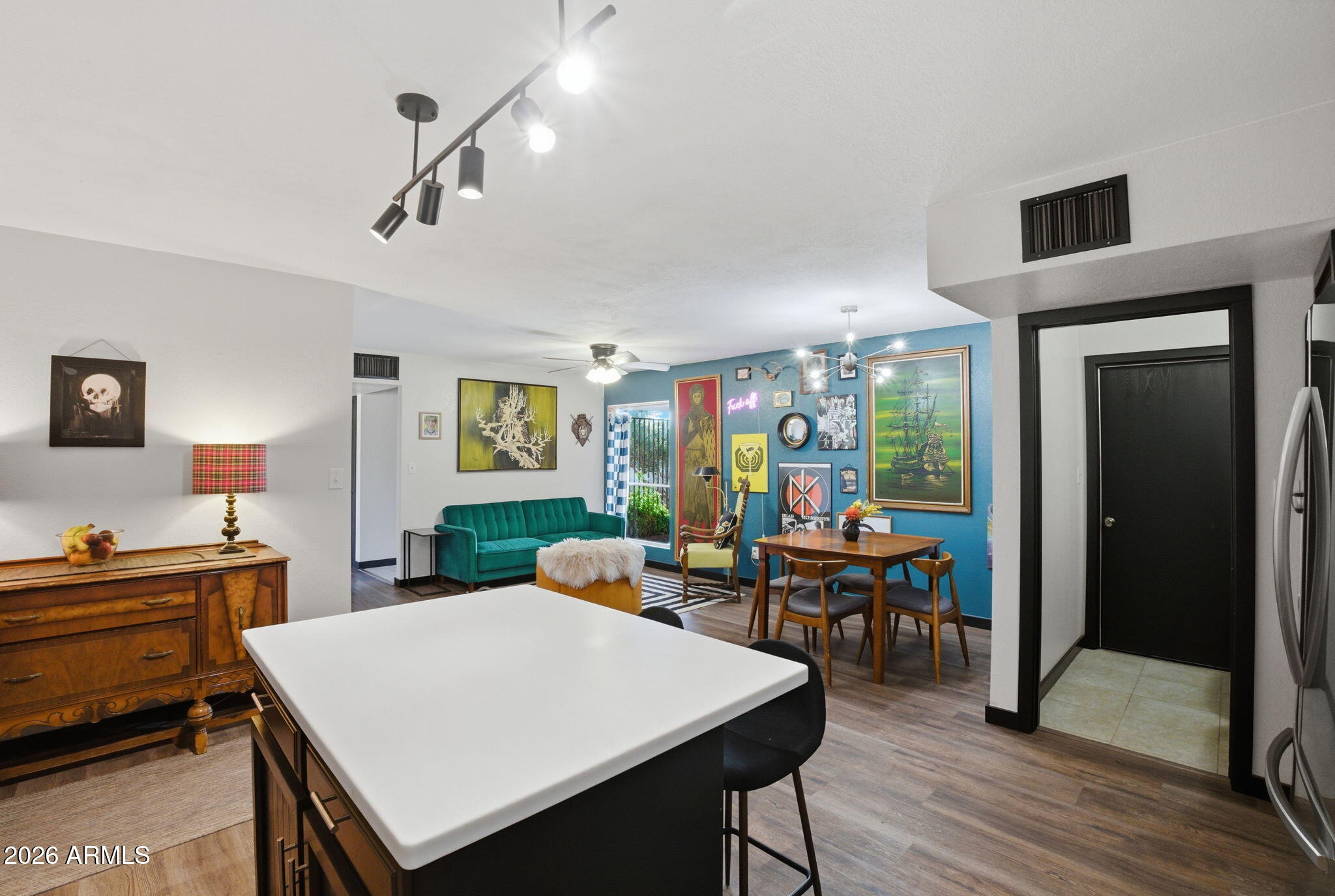 2106 West Devonshire Street Mesa, AZ 85201 - Photo 10 of 38 Kitchen