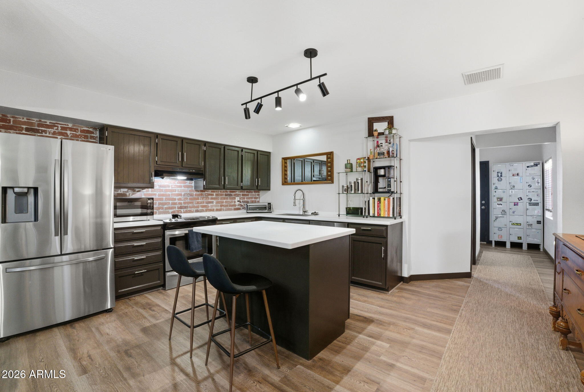 2106 West Devonshire Street Mesa, AZ 85201 - Photo 11 of 38 Kitchen