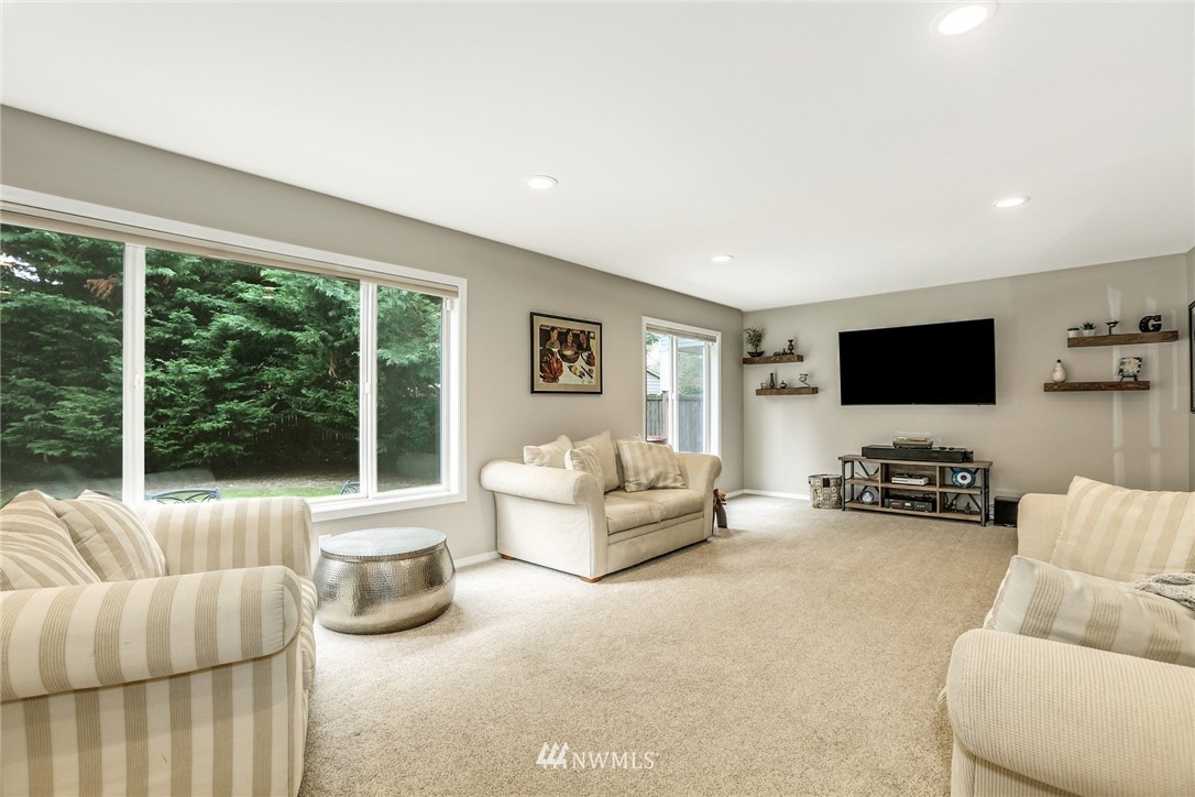 20506 4th Avenue Southeast Bothell, WA 98012 - Photo 9 of 25 Gallery Image 9