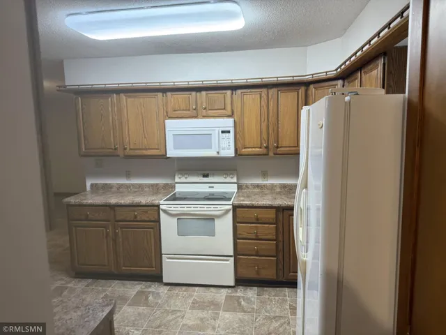 $315,000 | 20 Camelot Drive, Mankato, MN 56001