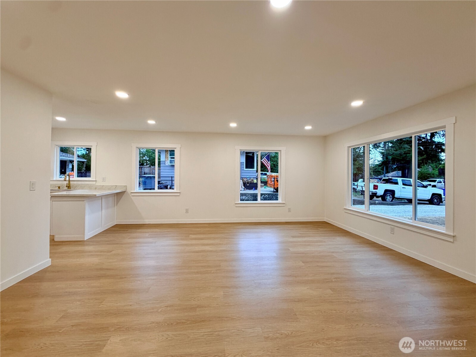 2405 Northeast 10th Street Renton, WA 98056 - Photo 11 of 32 Gallery Image 11