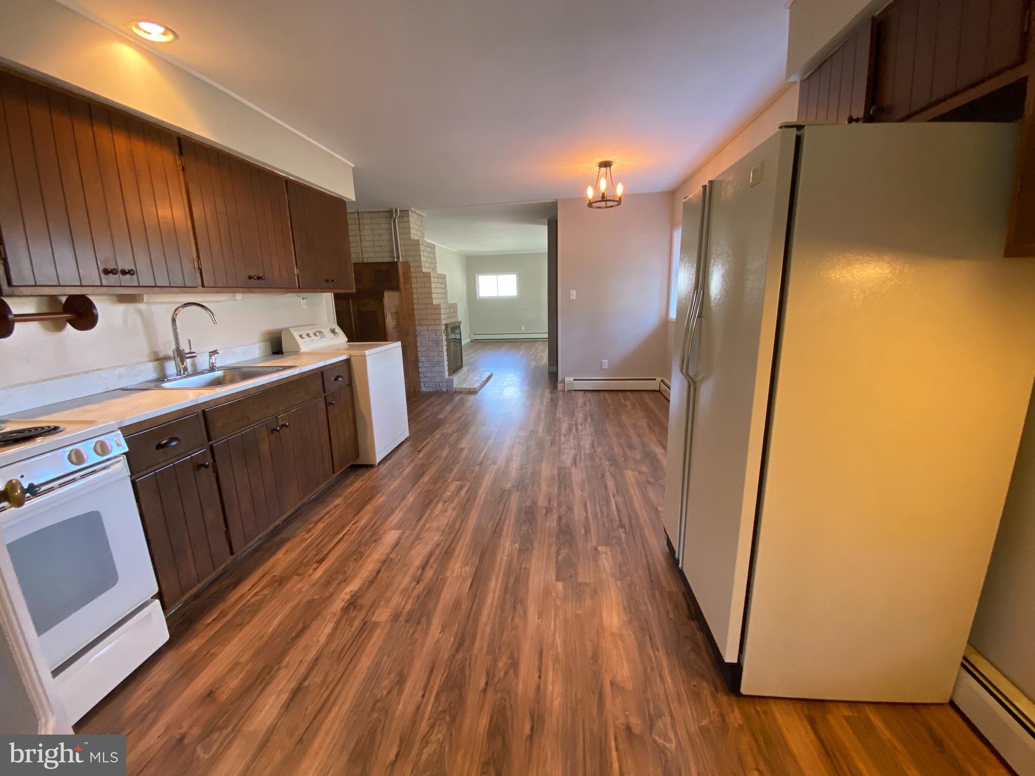 28 Metten Road Newark, DE 19713 - Photo 6 of 18 Kitchen
