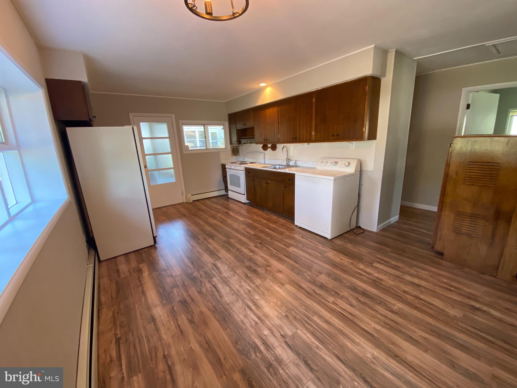28 Metten Road Newark, DE 19713 - Photo 7 of 18 Eat in Kitchen