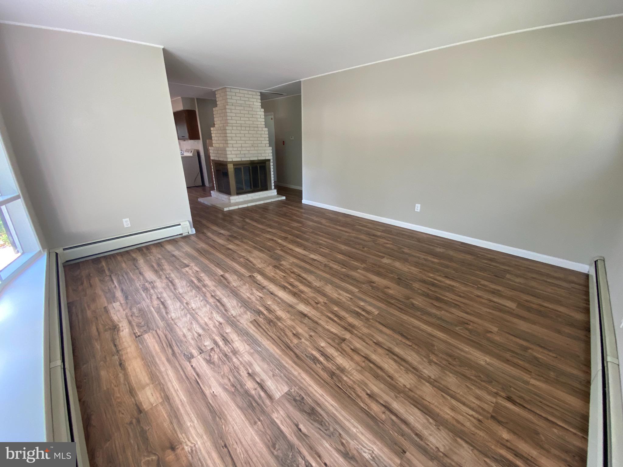 28 Metten Road Newark, DE 19713 - Photo 9 of 18 Living room