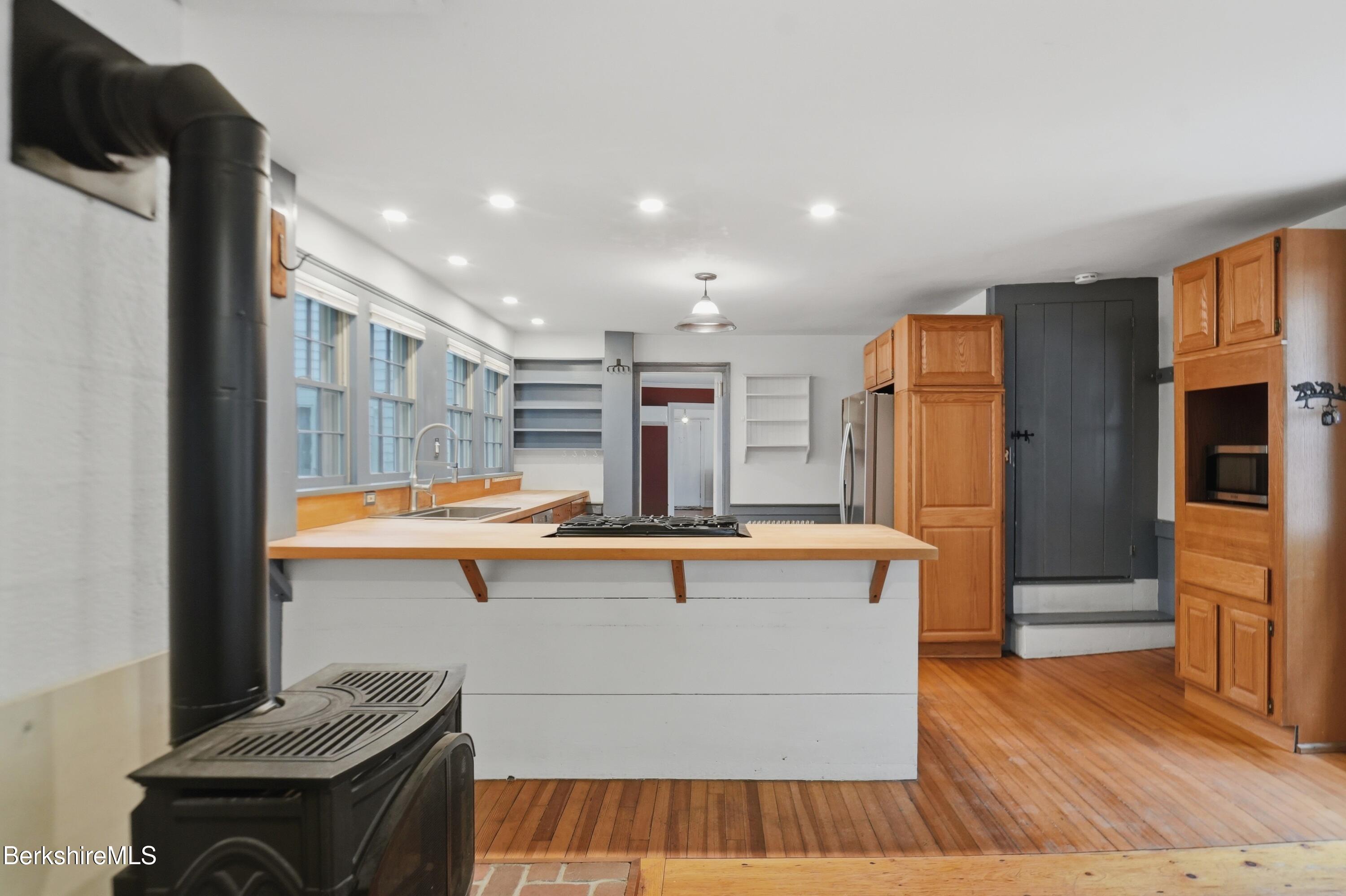 4 Stockbridge Road West Stockbridge, MA 01266 - Photo 35 of 94 Kitchen