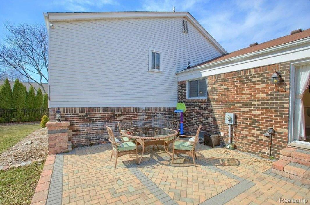 43807 Oakbrook Road Canton, MI 48187 - Photo 21 of 23 Gallery Image 21