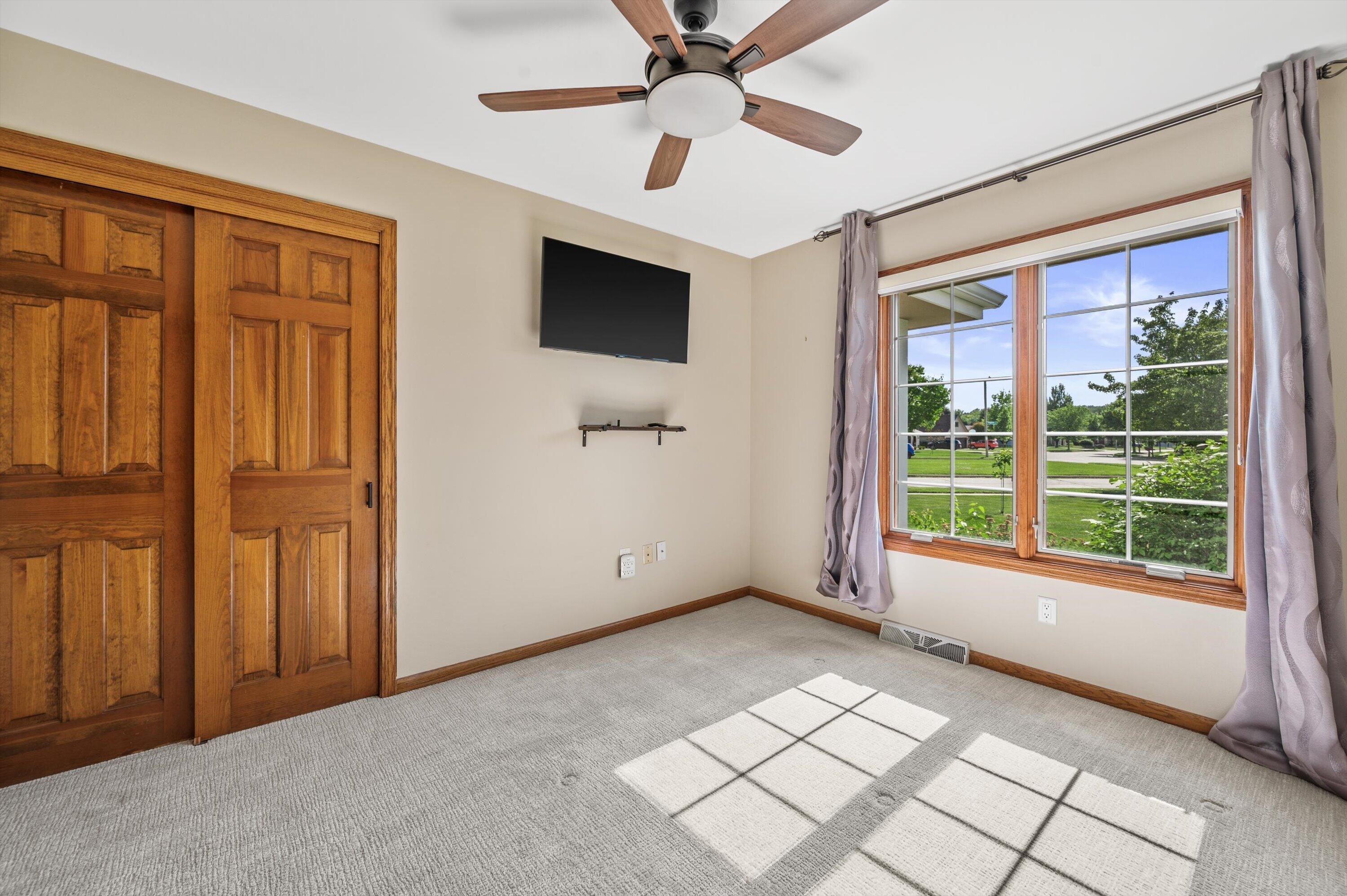 2803 Ridgeline Circle Waukesha, WI 53188 - Photo 19 of 38 Bedroom 3