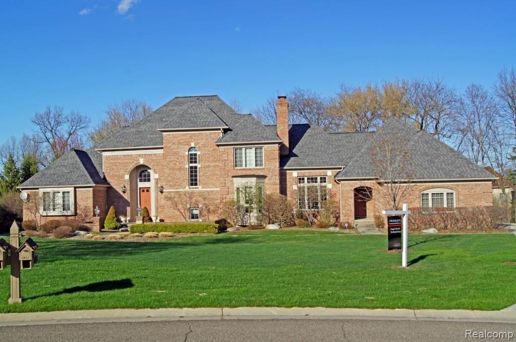 1812 Fox Run Rochester Hills, MI 48306 - Photo 1 of 48
