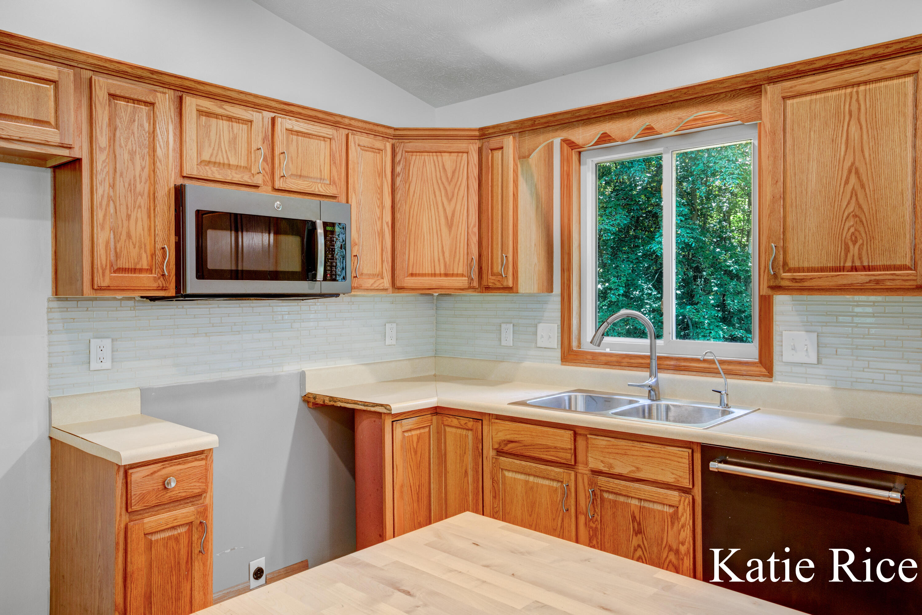 1975 Orshal Road Muskegon, MI 49445 - Photo 14 of 65 Katie Rice 1975 Orsha Rd-14