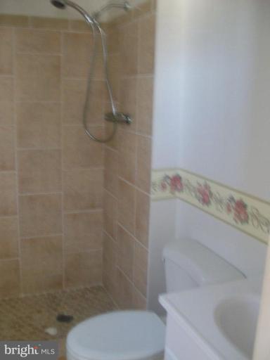 6800 Middlefield Road Fort Washington, MD 20744 - Photo 4 of 12 Master Bath