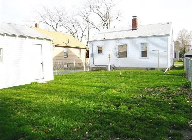 616 Pettibone Avenue Flint, MI 48507 - Photo 8 of 17 IMG_7575