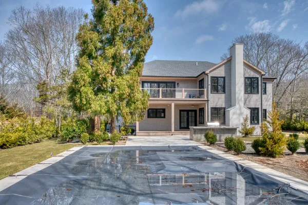 $4,850,000 | 46 Towhee Trail, East Hampton, NY 11937