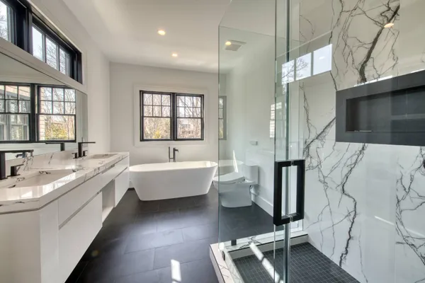 $4,850,000 | 46 Towhee Trail, East Hampton, NY 11937