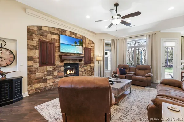 $562,000 | 505 Osage River Bridge, Lake Ozark, MO 65049