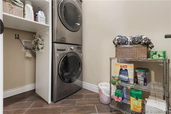 $562,000 | 505 Osage River Bridge, Lake Ozark, MO 65049