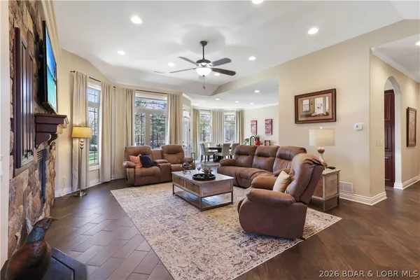 $562,000 | 505 Osage River Bridge, Lake Ozark, MO 65049