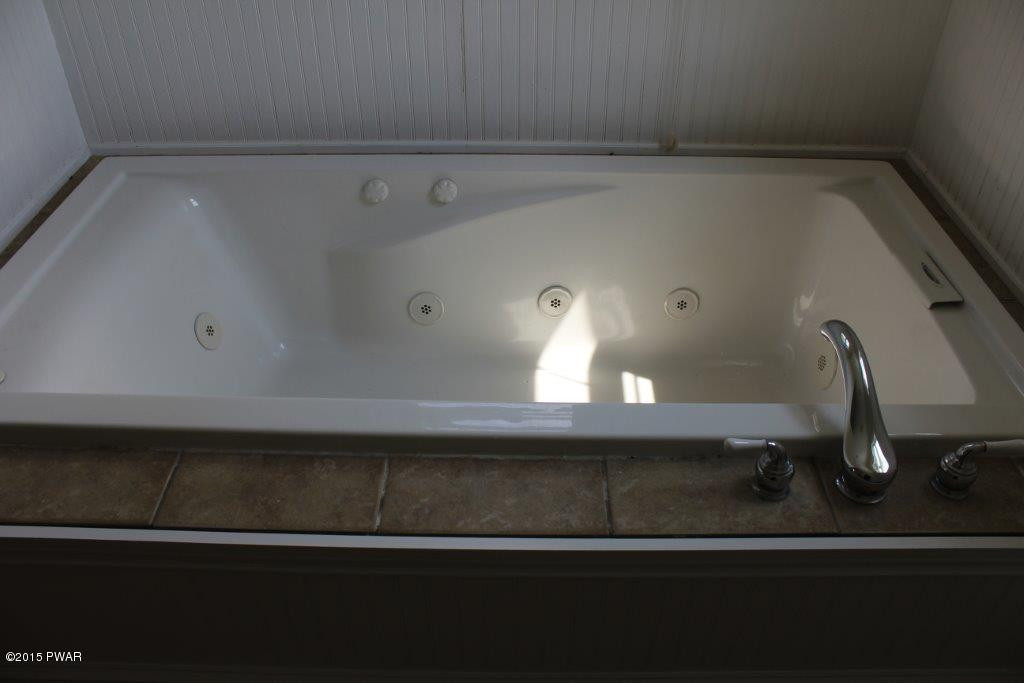 202 Ledgedale Road Lake Ariel, PA 18436 - Photo 19 of 31 Gallery Image 19
