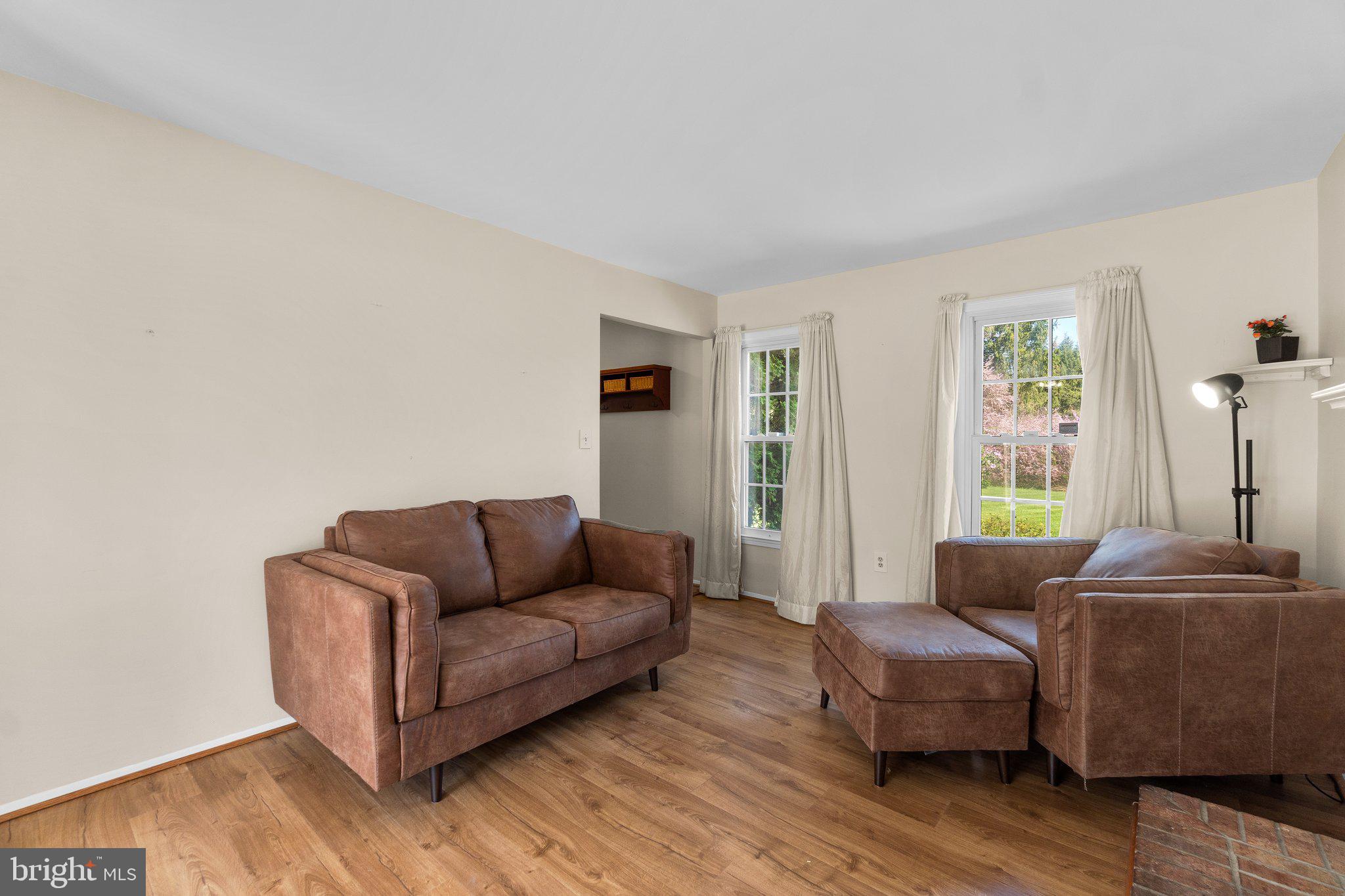 5588 Linton Road Sykesville, MD 21784 - Photo 20 of 48 Living Room