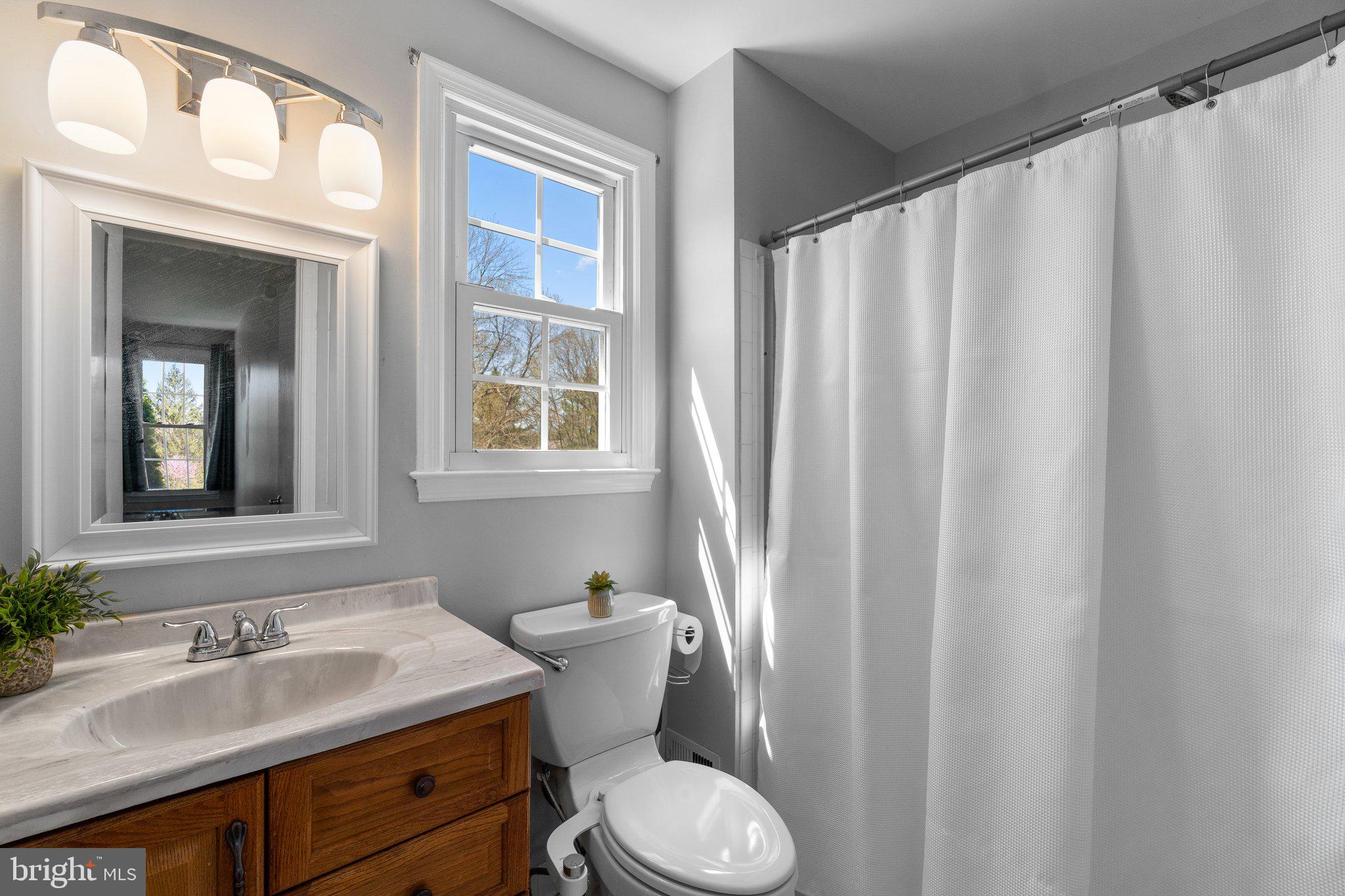 5588 Linton Road Sykesville, MD 21784 - Photo 25 of 48 Primary Bathroom