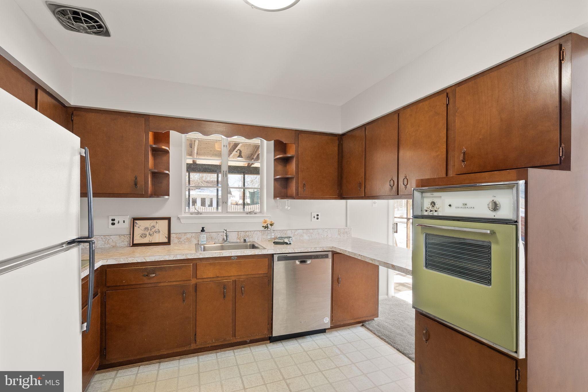 14724 Braddock Road Centreville, VA 20120 - Photo 17 of 57 Gallery Image 17