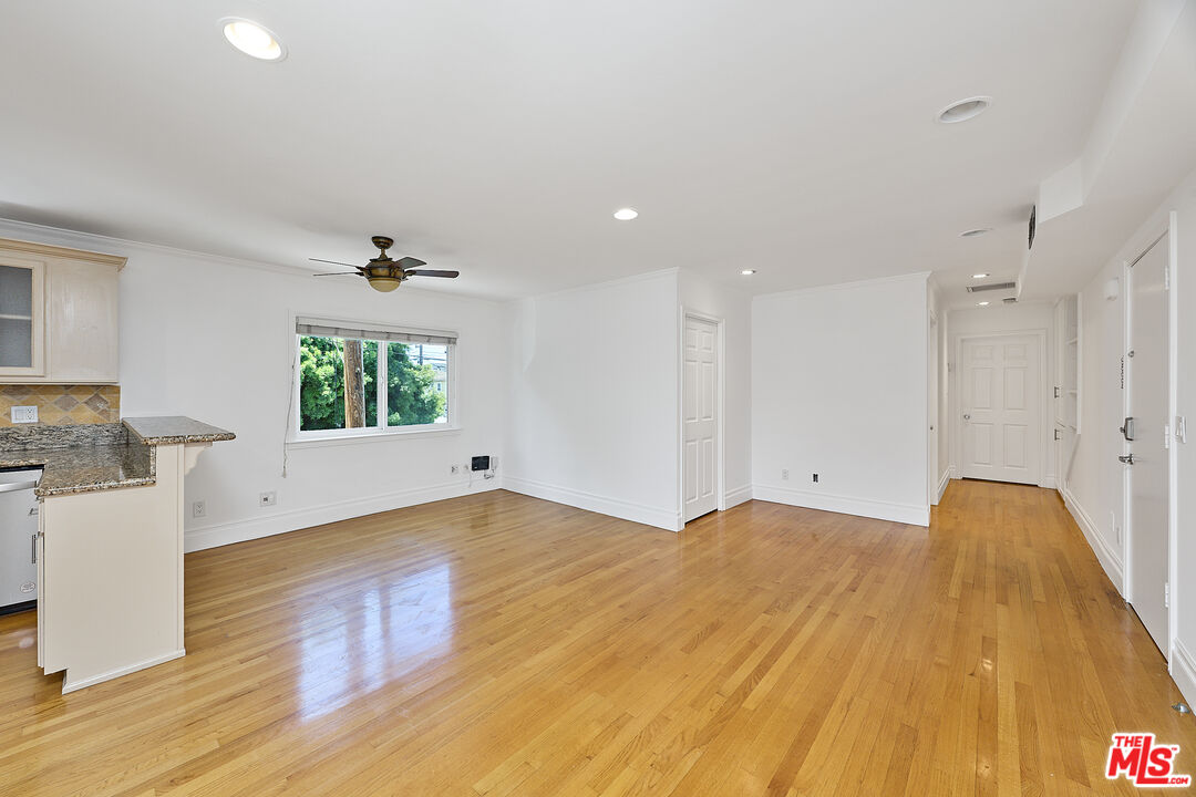 817 Broadway Street Venice, CA 90291 - Photo 6 of 17