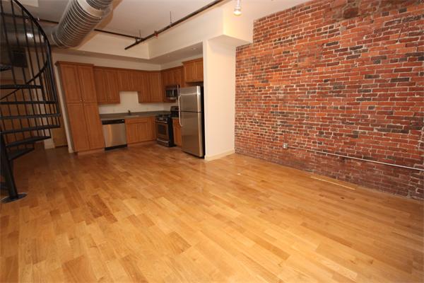 137-139 Pearl Street, Unit 3 Boston, MA 02110 - Photo 2 of 13