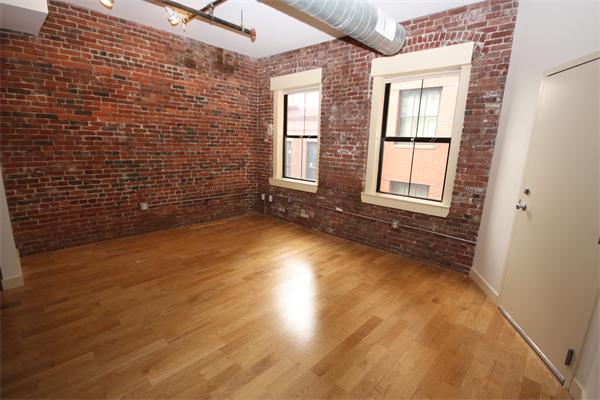 137-139 Pearl Street, Unit 3 Boston, MA 02110 - Photo 4 of 13