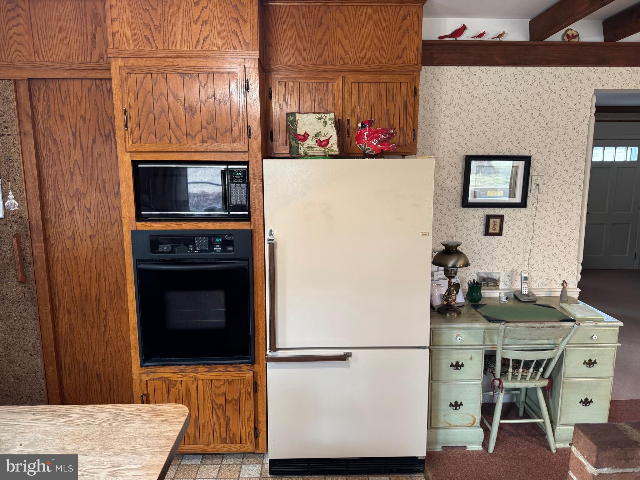 30 Hollow Road Telford, PA 18969 - Photo 12 of 38 a kitchen with a refrigerator and a stove top oven