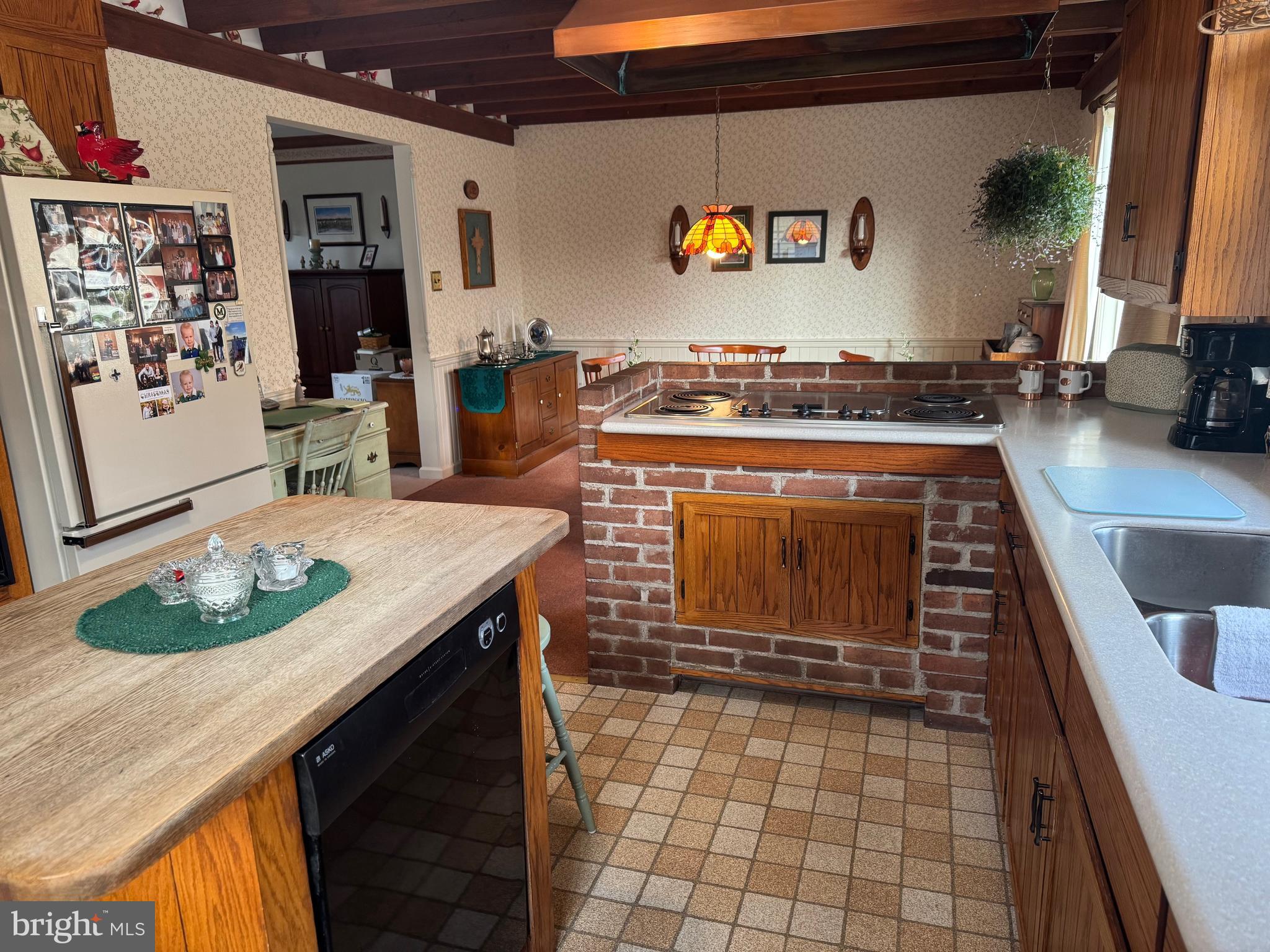 30 Hollow Road Telford, PA 18969 - Photo 10 of 38 a kitchen with stainless steel appliances granite countertop a stove and a sink
