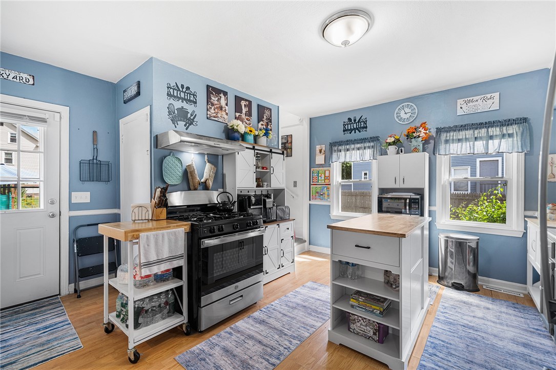 56 Cottage Street Warwick, RI 02886 - Photo 8 of 33