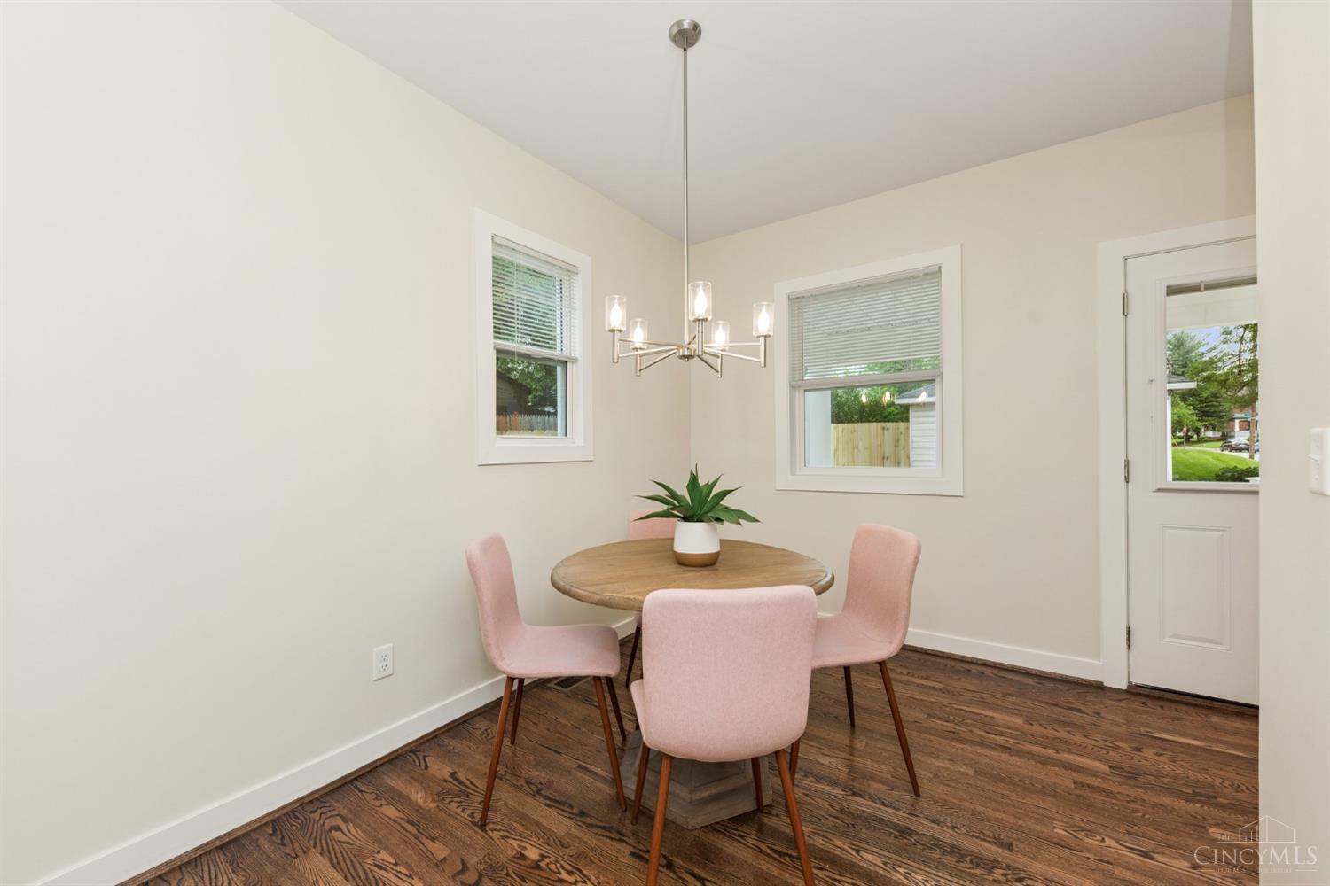 6124 Roe Street Cincinnati, OH 45227 - Photo 22 of 61
