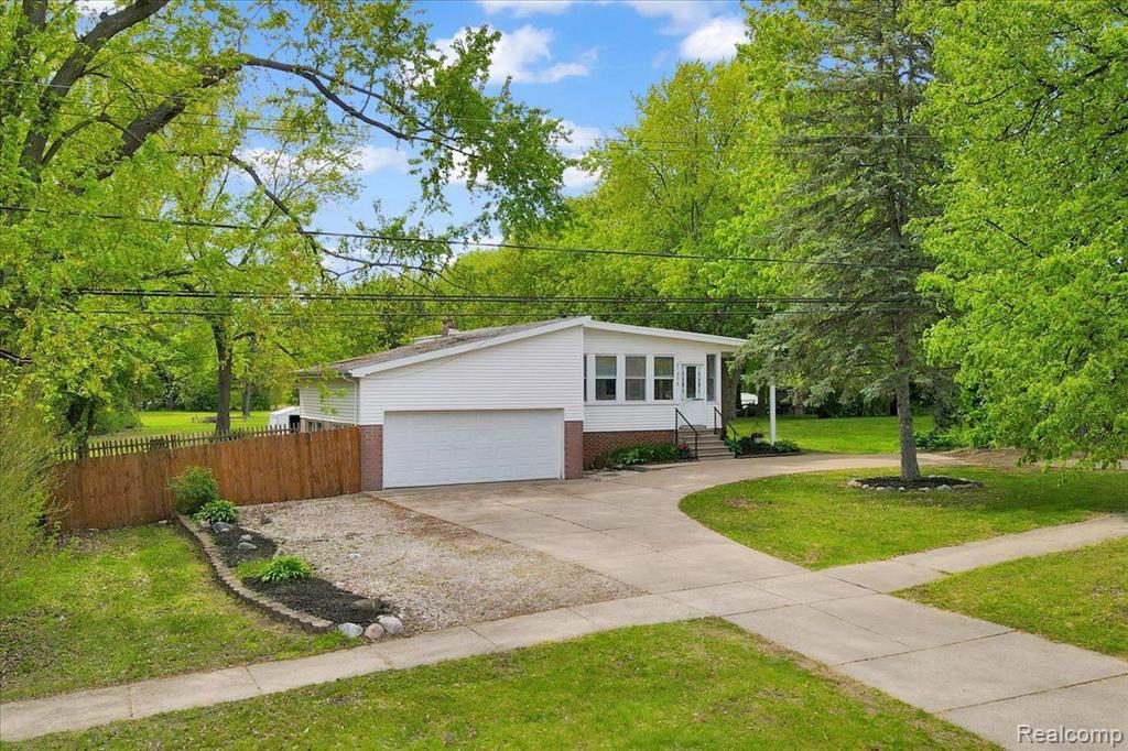 21236 Gudith Road Woodhaven, MI 48183 - Photo 4 of 32