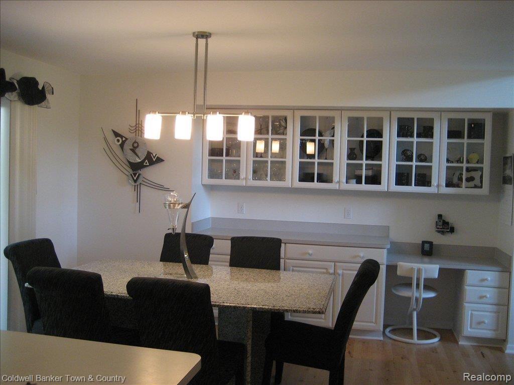 7237 Summit Ridge Brighton, MI 48116 - Photo 10 of 25 Eating Area