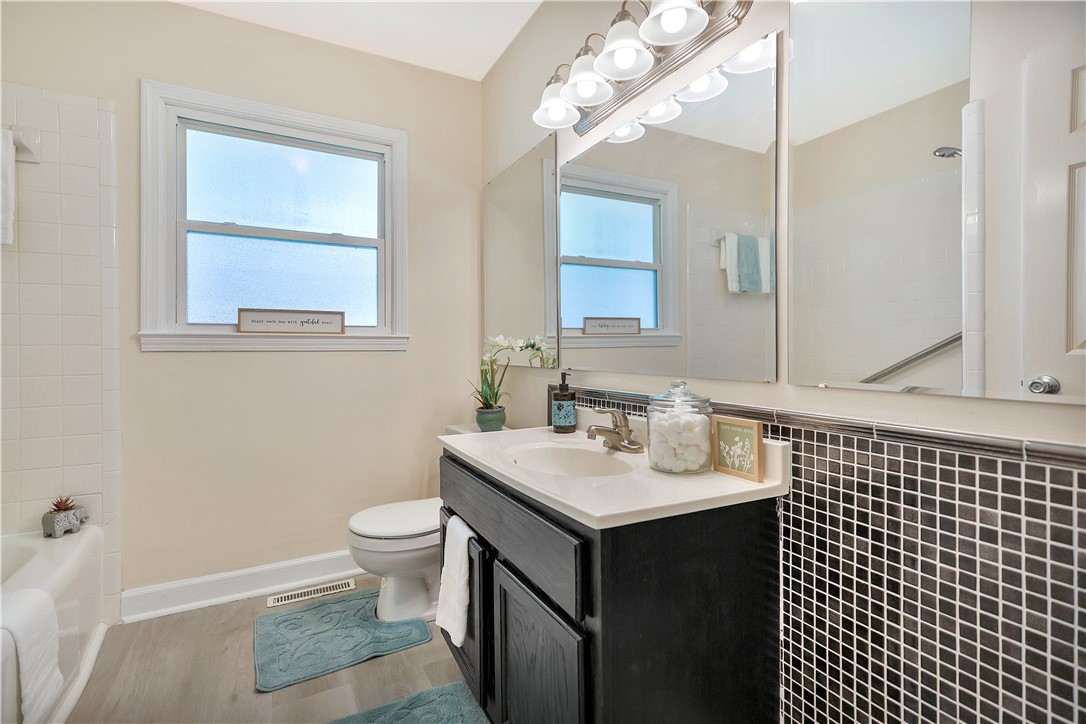2400 Lane Avenue Anderson, SC 29621 - Photo 22 of 32 2nd Full Bathroom