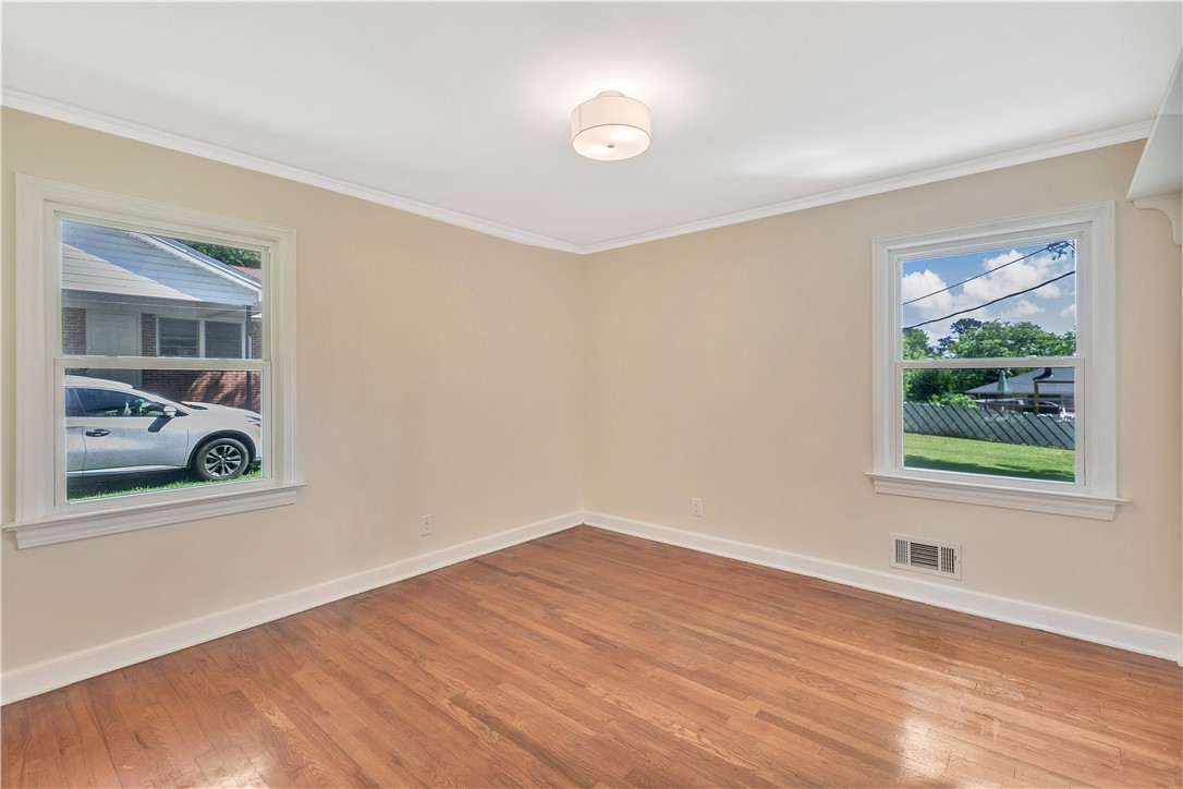 2400 Lane Avenue Anderson, SC 29621 - Photo 23 of 32 3rd Bedroom
