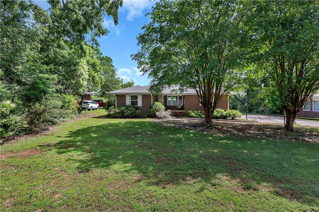 2400 Lane Avenue Anderson, SC 29621 - Photo 3 of 32 Gallery Image 3