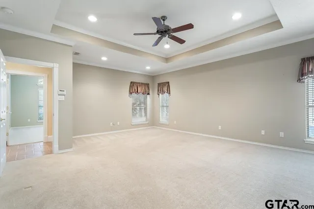 en view of an empty room