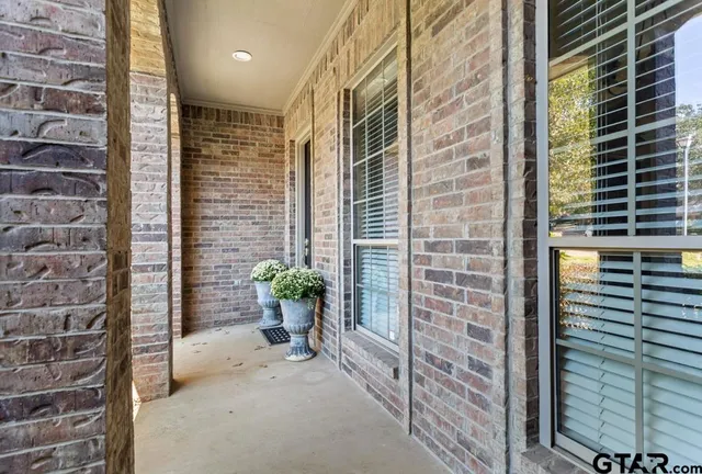 a view of a backyard with garden